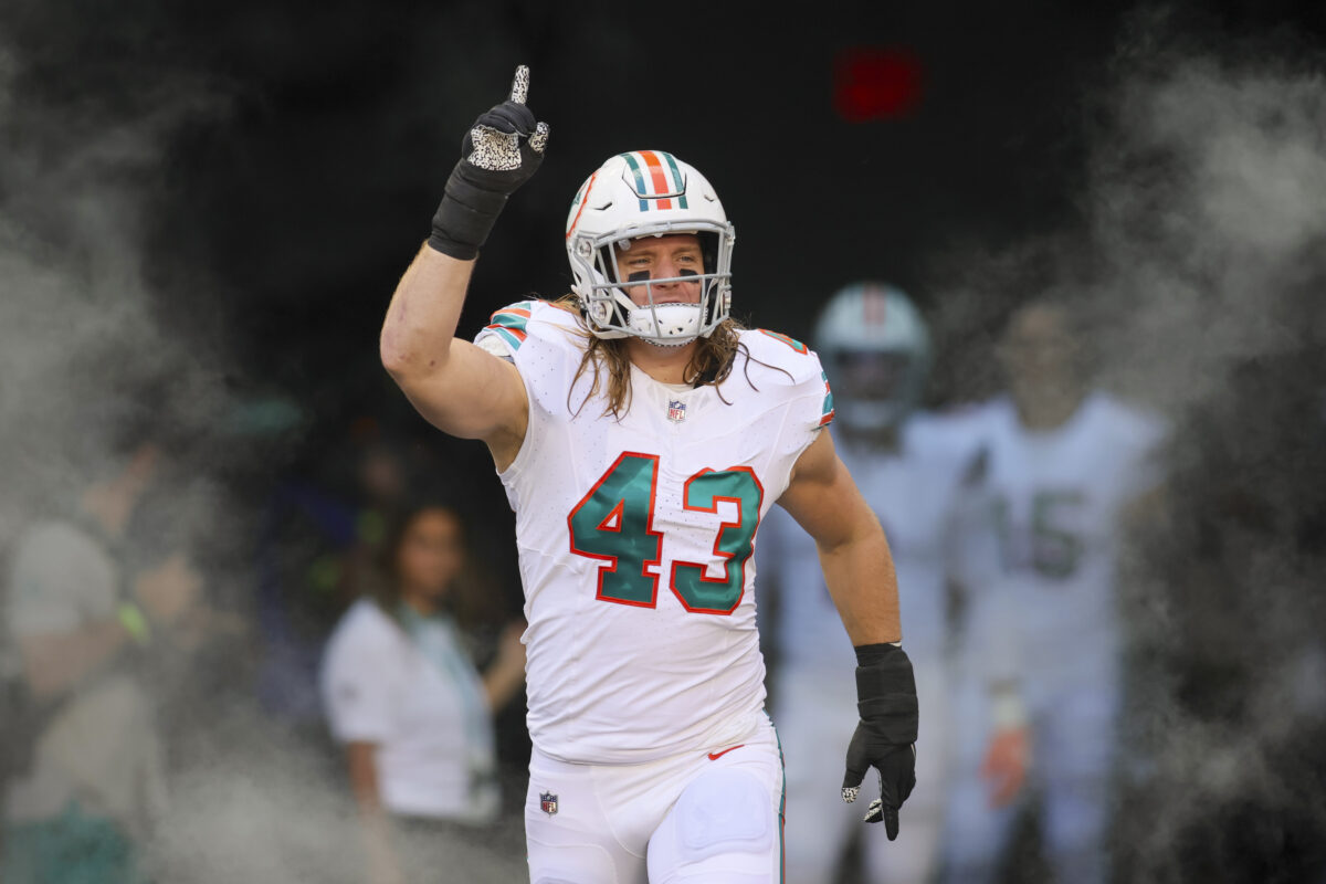 WATCH: Dolphins LB Andrew Van Ginkel records pick-6 vs. Commanders