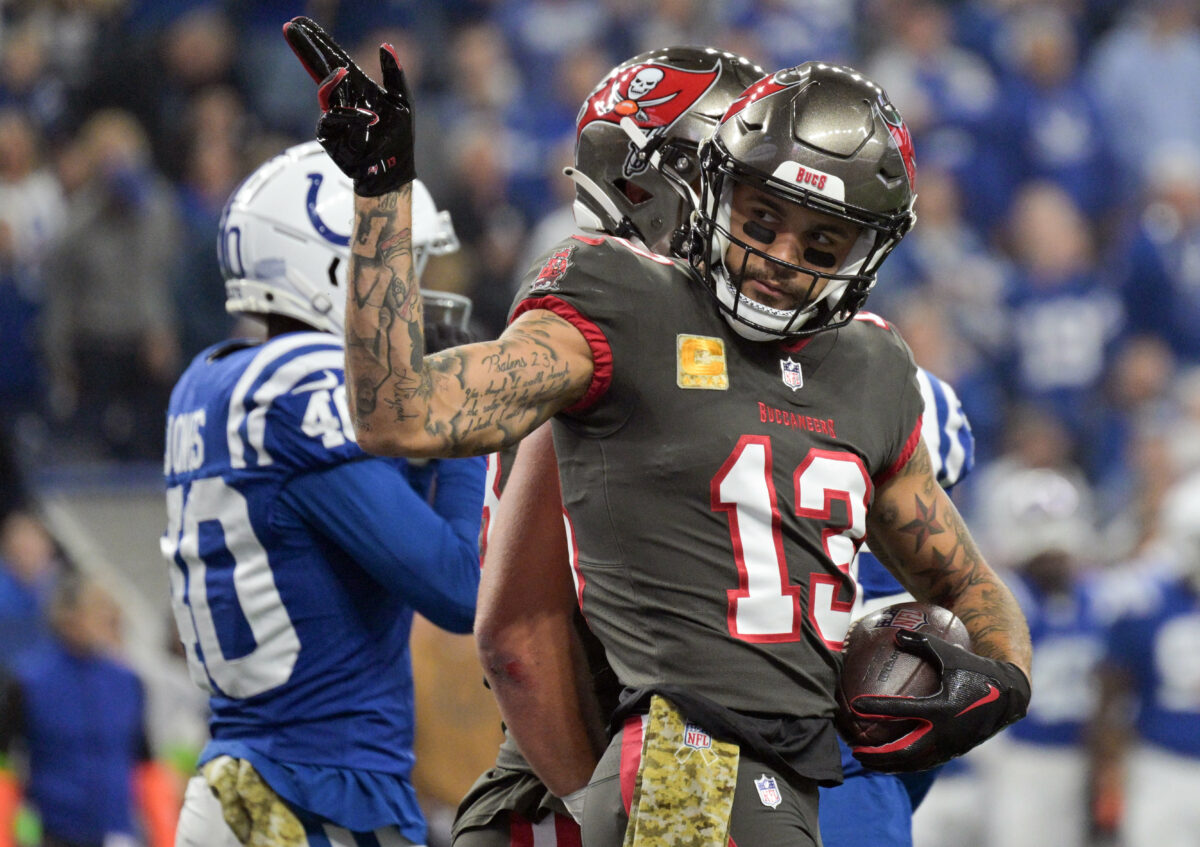 WATCH: Mike Evans takes pass 75 yards to the house