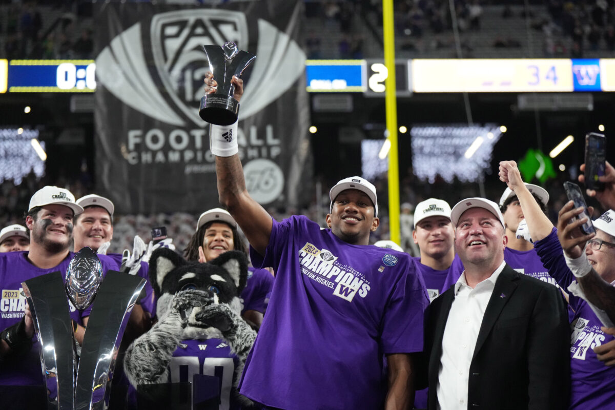 Washington secures perfect season and Pac-12 title with a win over Oregon