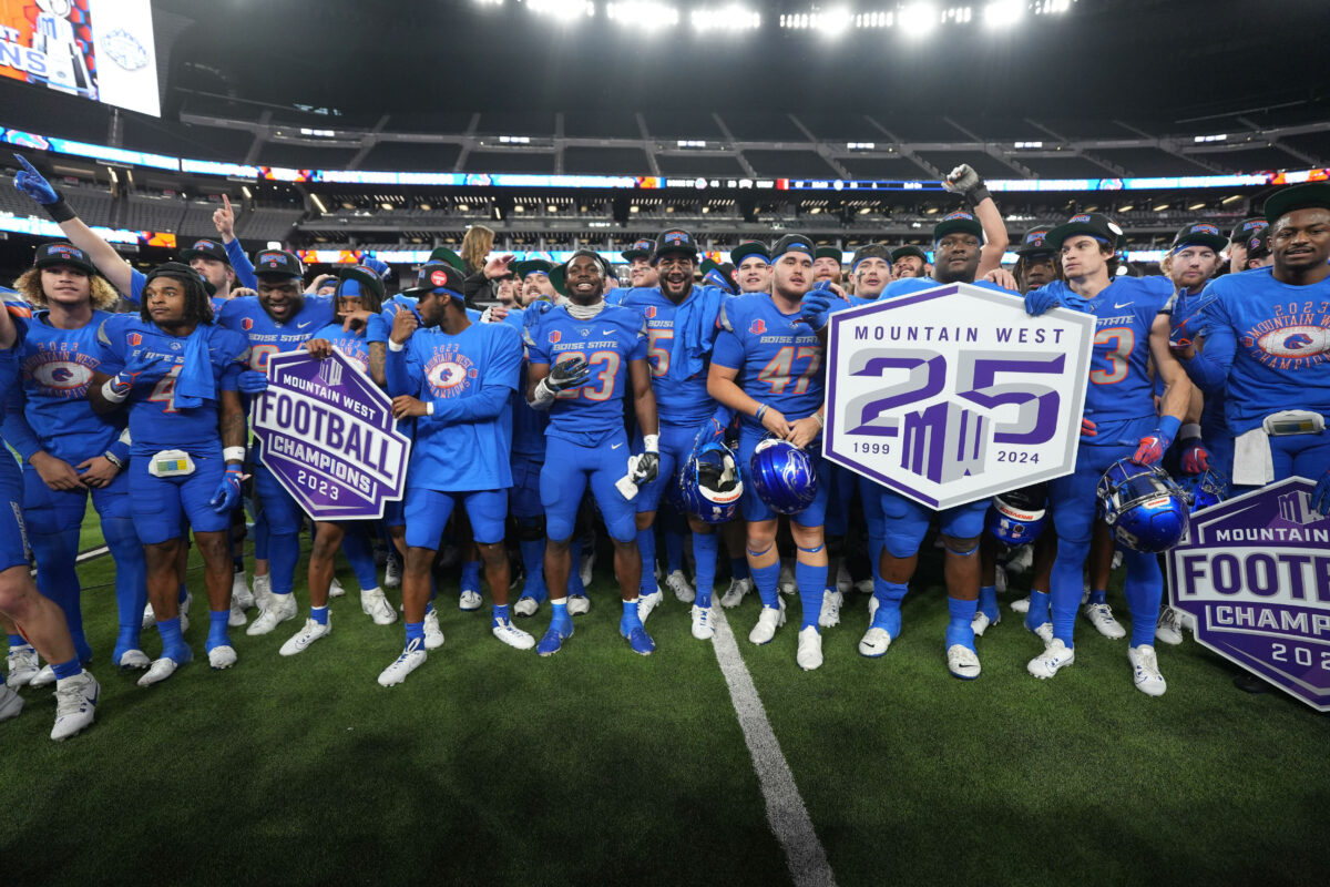 Boise State rolls to a Mountain West championship