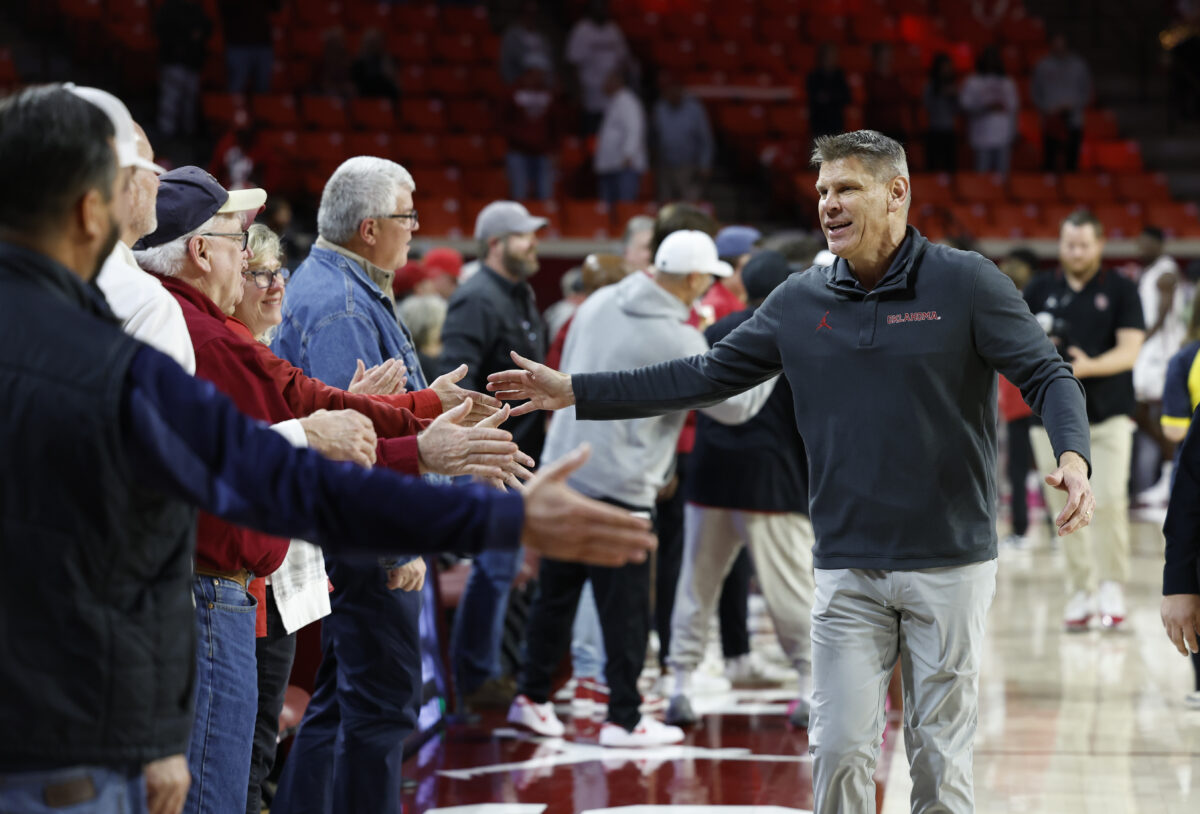 Oklahoma Sooners skyrocket in latest USA TODAY Sports Coaches Poll