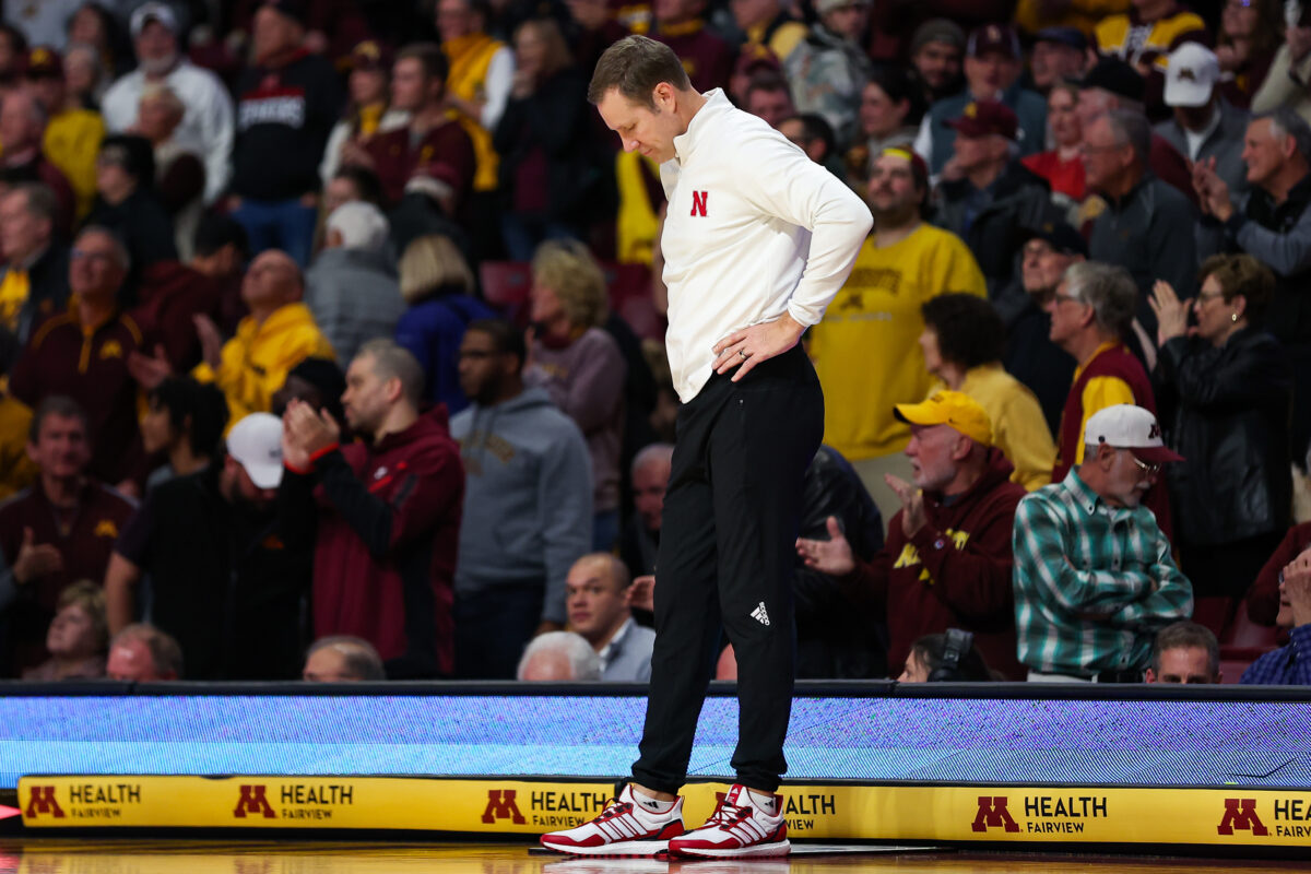 Men’s basketball second half collapse leads to loss over Minnesota
