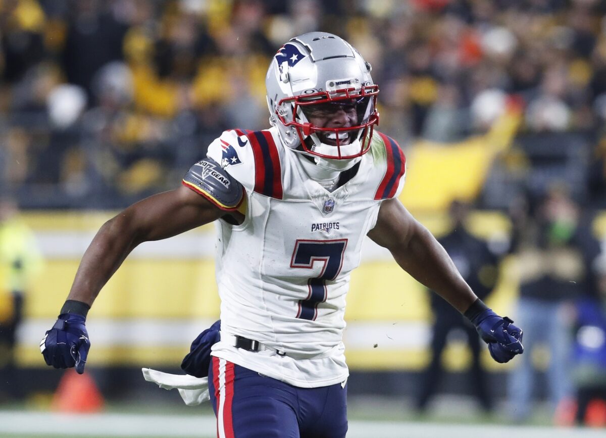 Patriots WR JuJu Smith-Schuster headlines absences at Friday’s practice