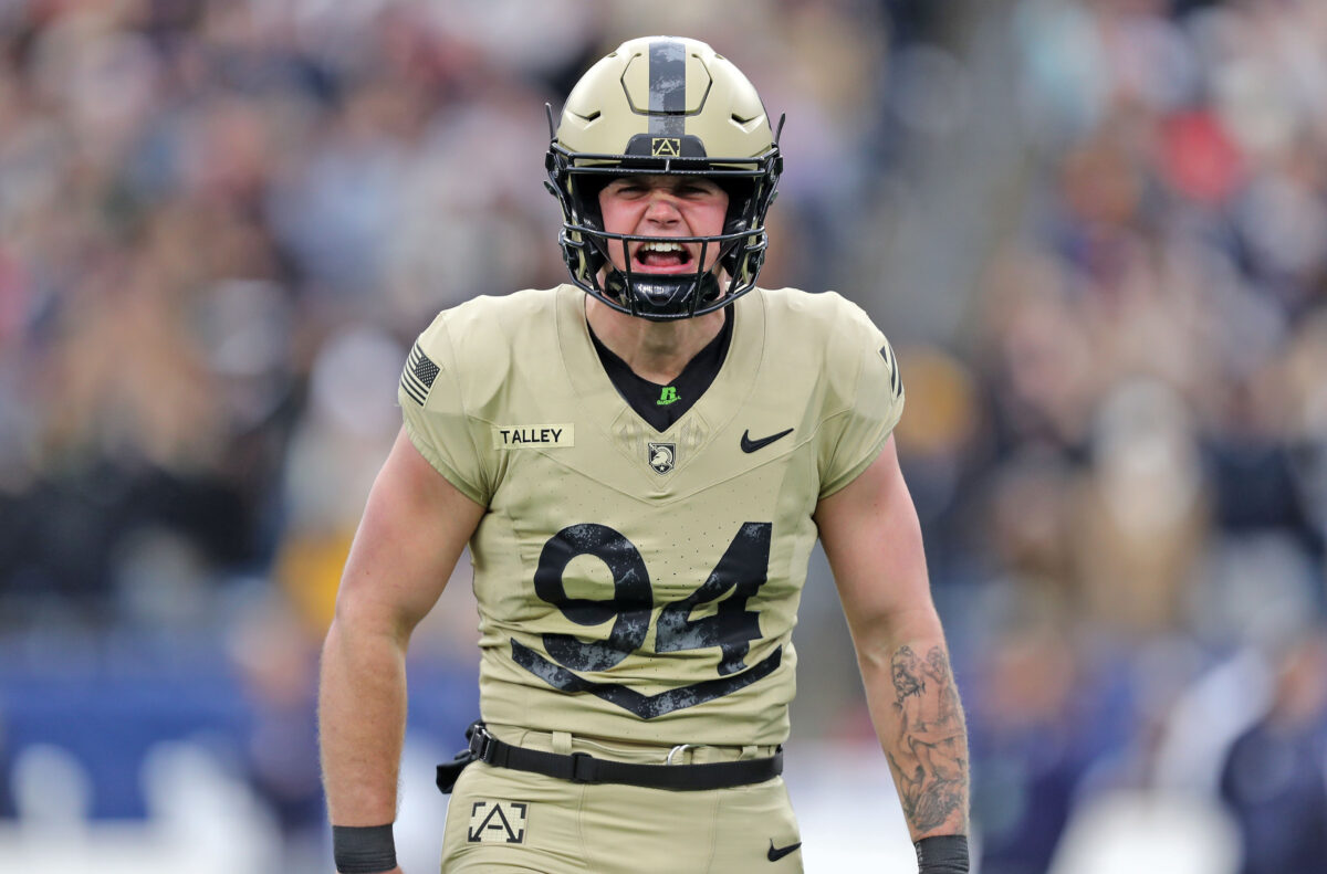 Army outlasts Navy with goal-line stand in final seconds