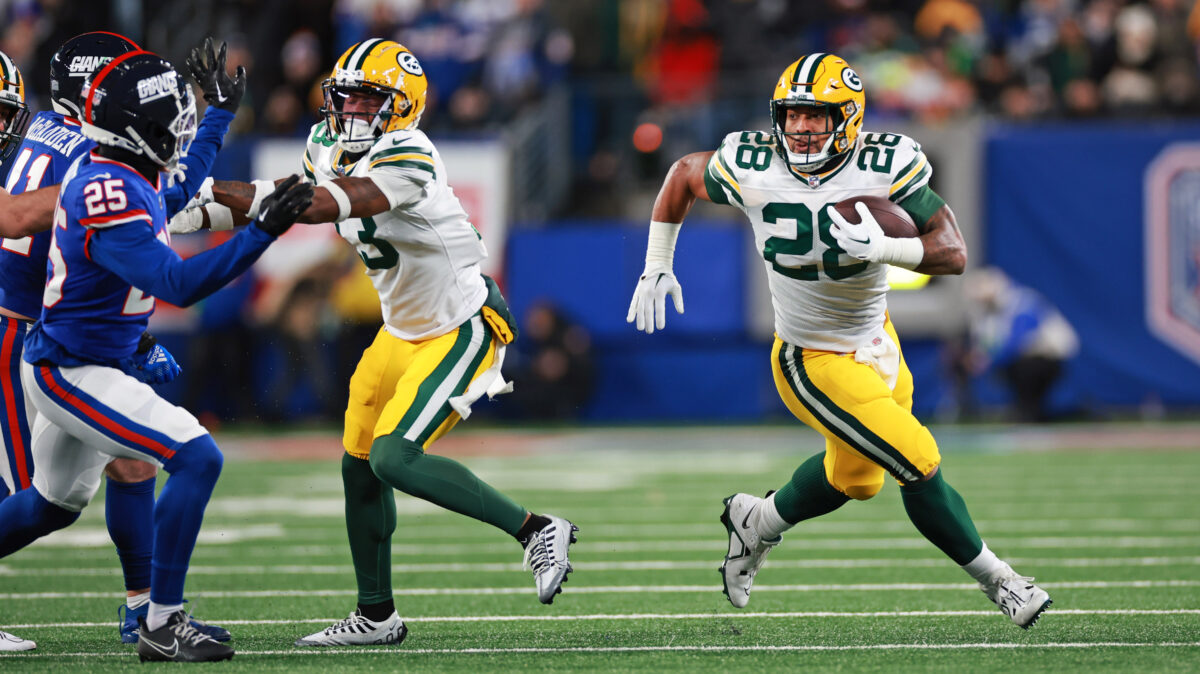 With pass game sputtering, Packers miss opportunities to run ball vs. Giants