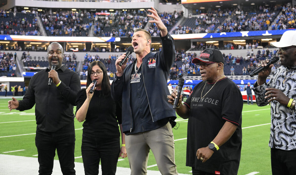 Rob Gronkowski sings the national anthem at the L.A. Bowl