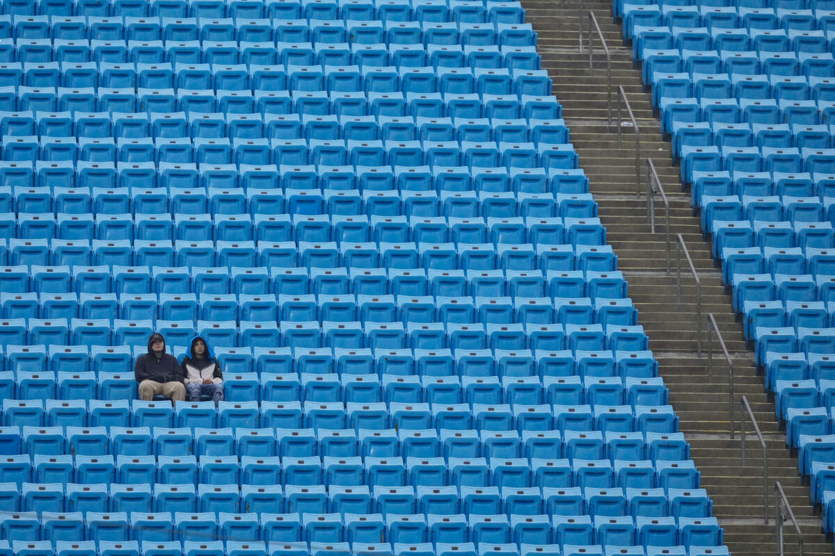 Falcons, Panthers playing to near-empty stadium in Charlotte