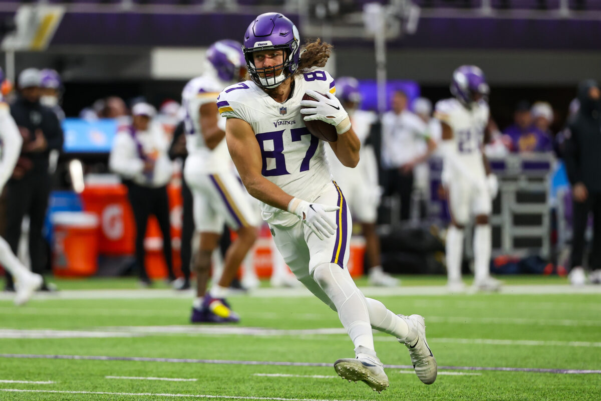 Vikings TE T.J. Hockenson suffers torn ACL and MCL, out for season