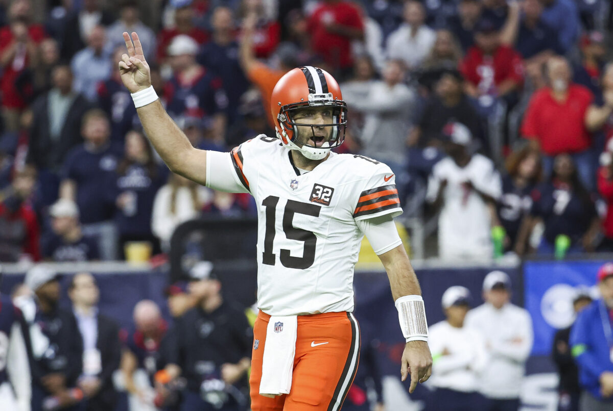 Browns, Texans trade huge scoring plays