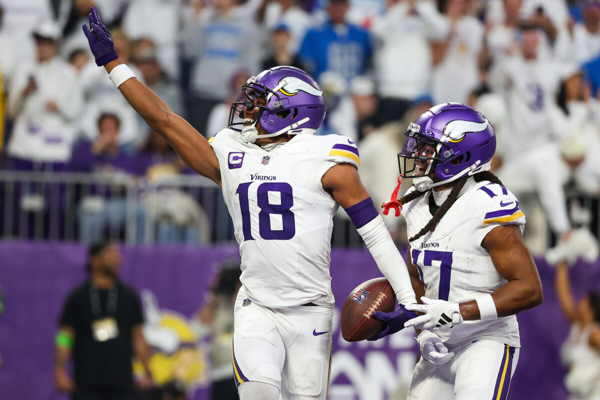 Nick Mullens touchdown passes push Vikings ahead of Lions