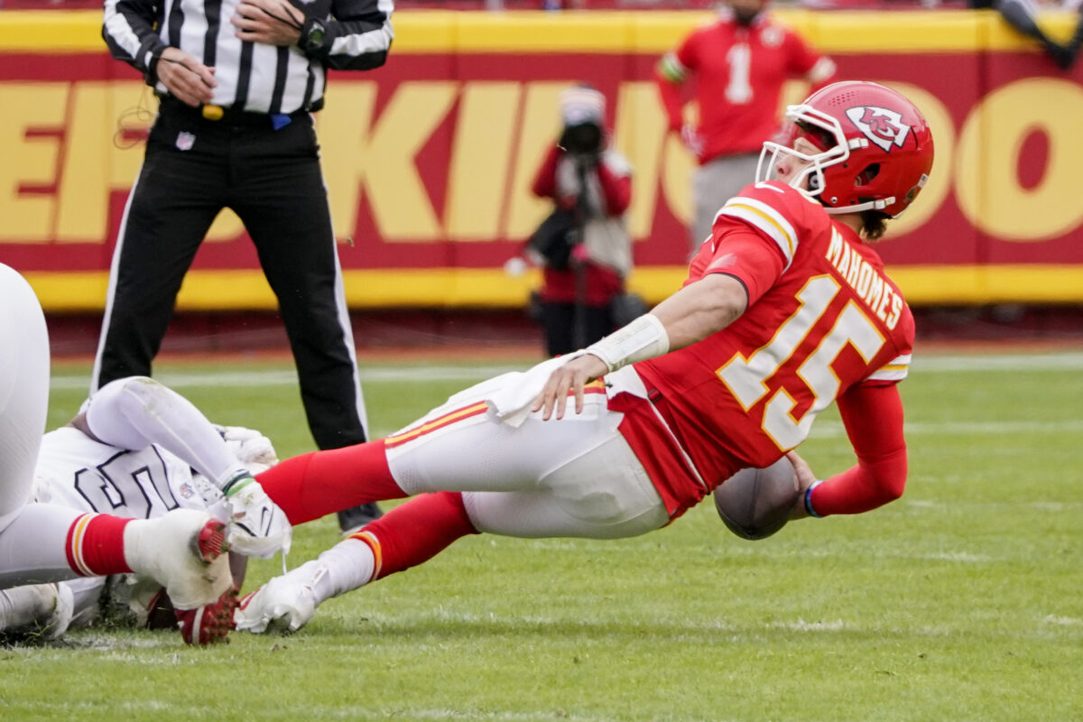 Raiders score 2 defensive touchdowns in 7 seconds against the Chiefs