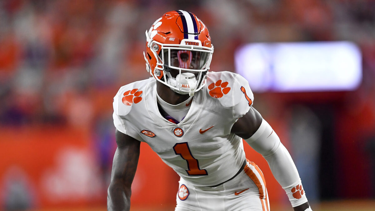 Report: Former Clemson S Andrew Mukuba to visit Oregon in coming days