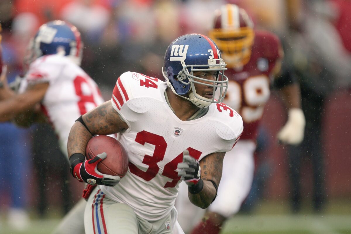 Ex-Giant Derrick Ward arrested on robbery charges