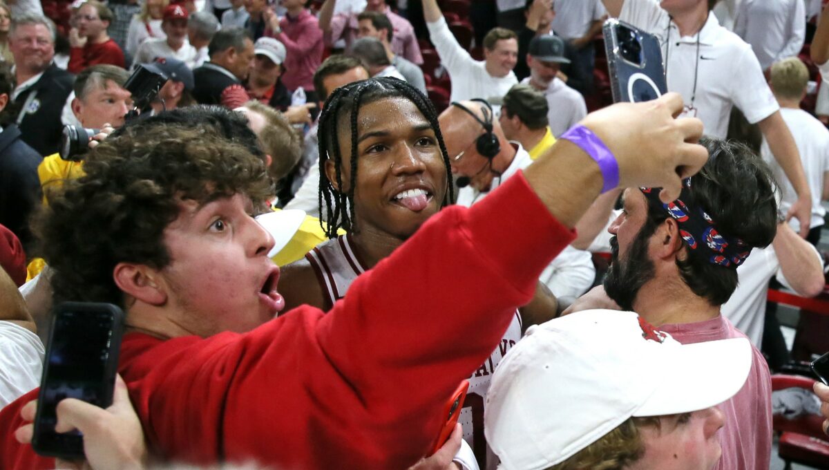 Hog fans finally in a happy place on social media, thanks to basketball