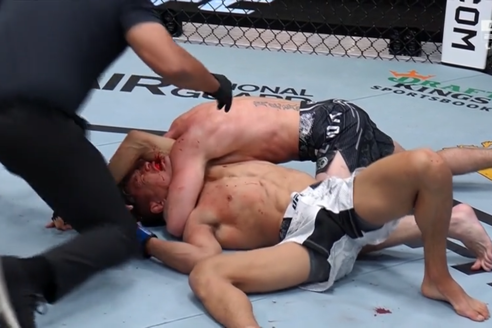 UFC Fight Night 233 video: Tim Elliott chokes out Su Mudaerji on five days’ notice
