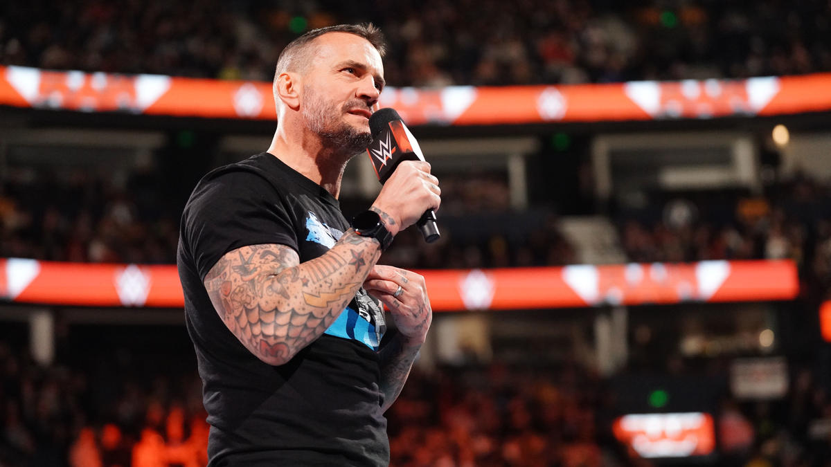 CM Punk once picked fights with Bobby Lashley, Shelton Benjamin on a plane