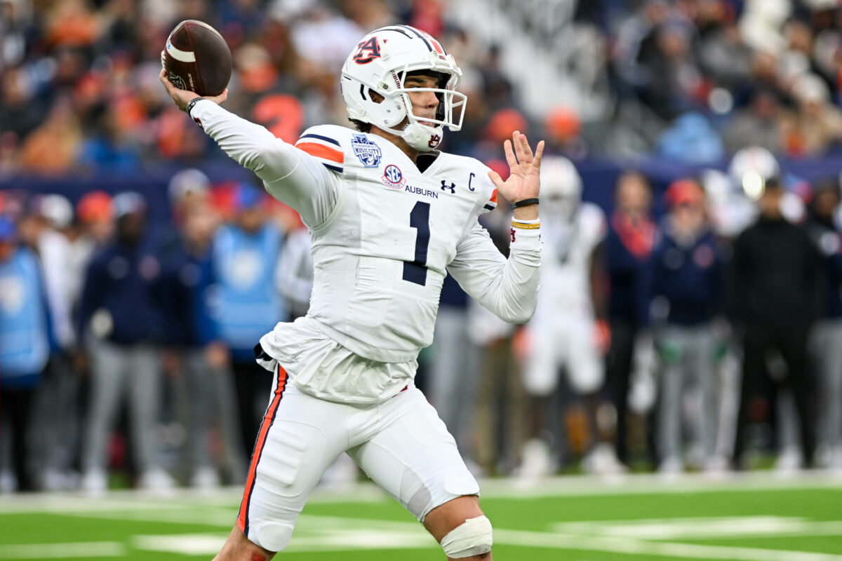 Where does Payton Thorne rank in College Sports Wire’s SEC QB re-rank?