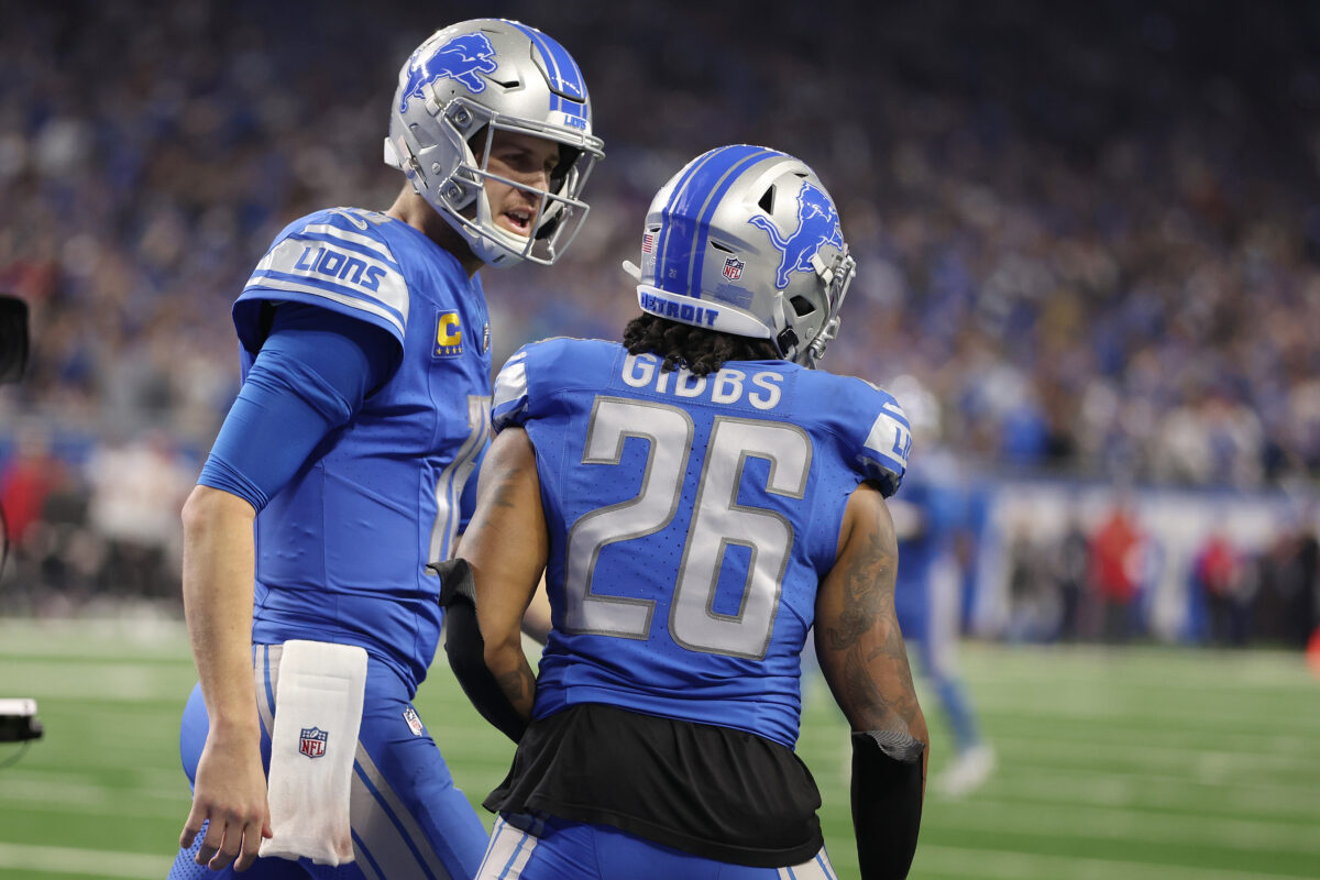 Lions open up 14-point lead on Bucs in fourth quarter
