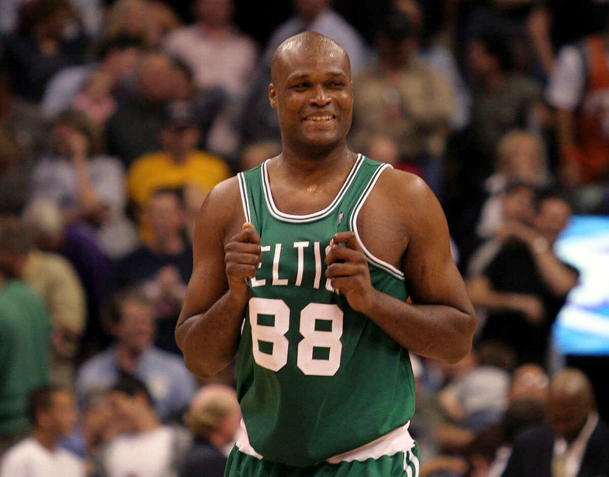 On this day: Antoine Walker goes for career-high 49; Day, Marquis Daniels, Todd Day born