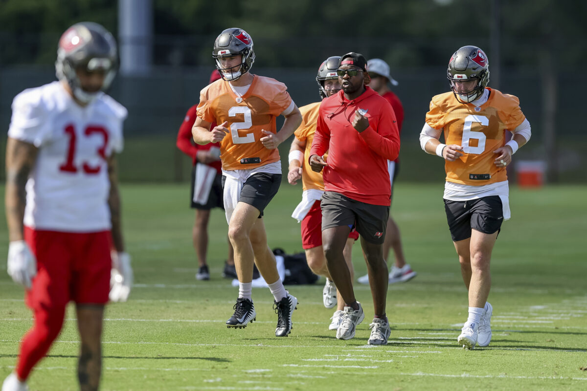 Raiders put in request to interview Bucs QB coach Thad Lewis