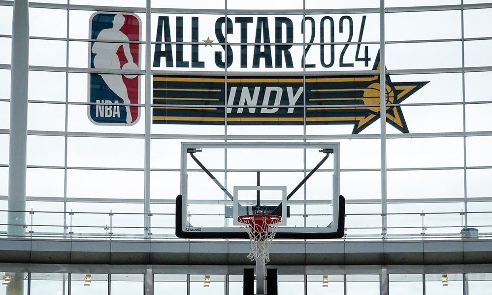 It’s such a letdown that the Indianapolis airport won’t let people play on its basketball court