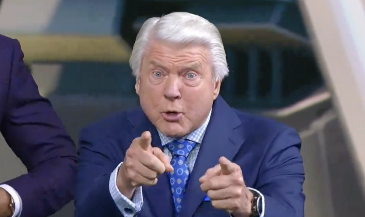 Jimmy Johnson delivered a passionate pep talk during Fox’s halftime show after the Cowboys’ awful start