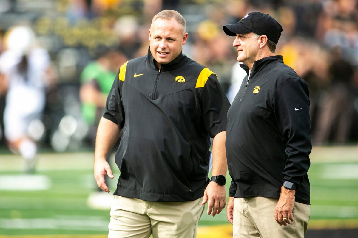 Seth Wallace promoted to assistant head coach of the Iowa Hawkeyes