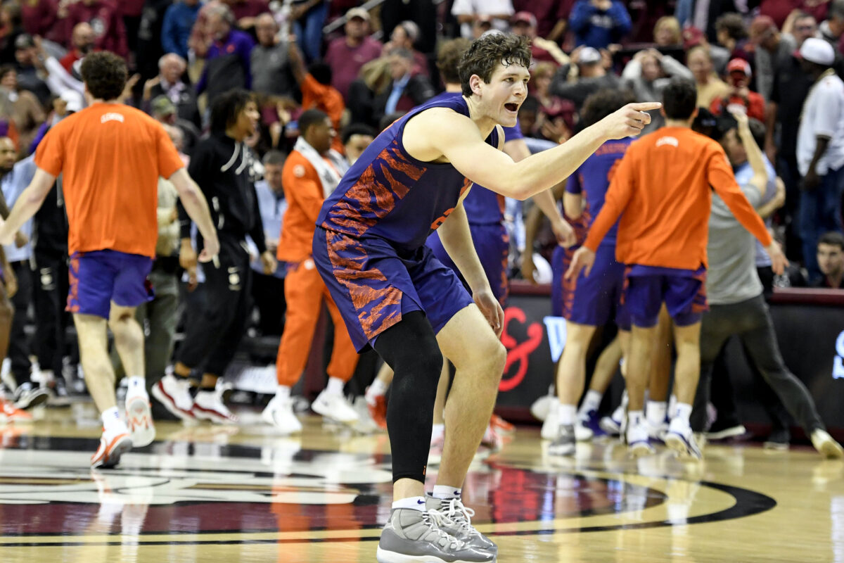 Clemson earns big road win at Florida State