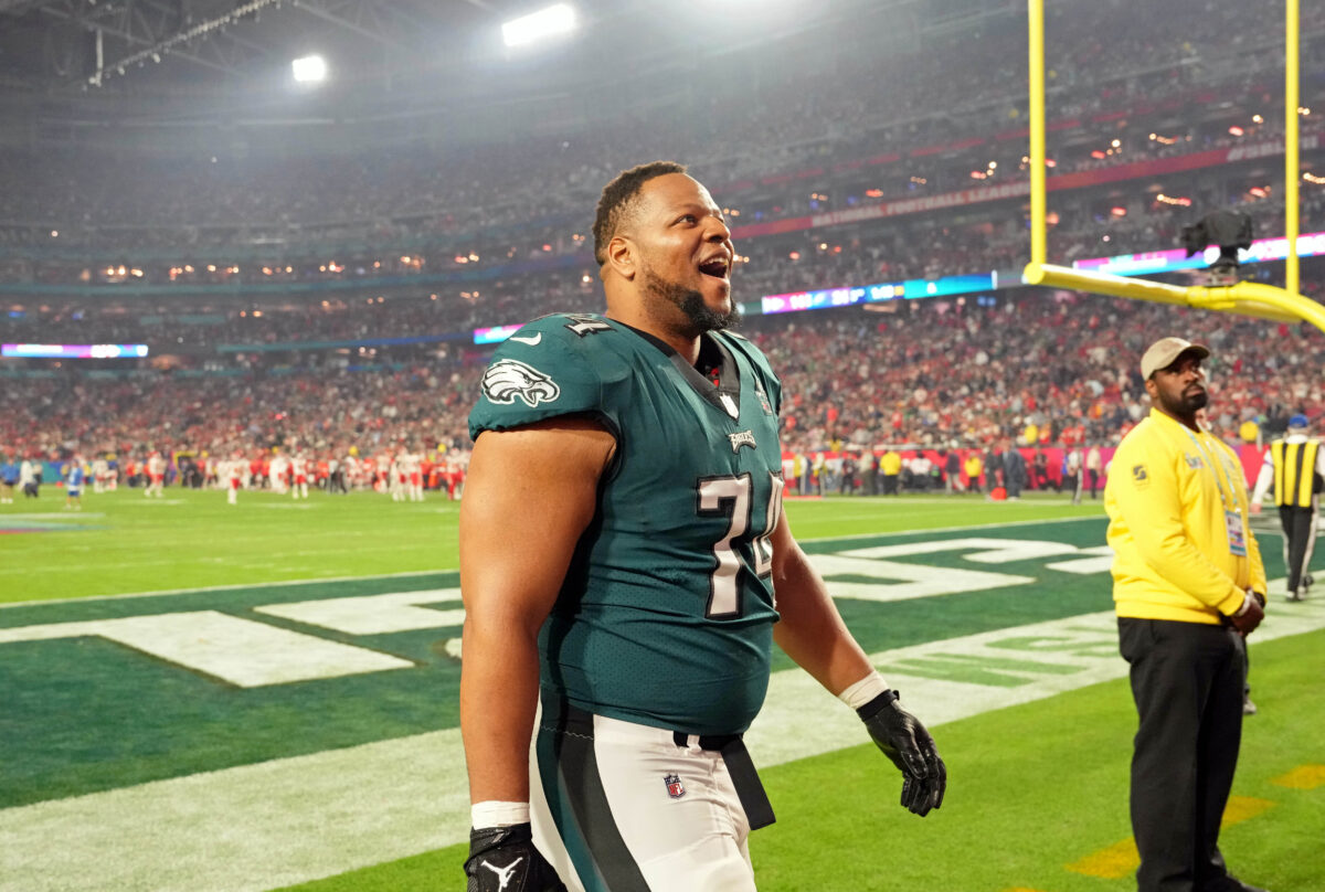 5 NFL free agents who could help your playoff-bound team, including Ndamukong Suh