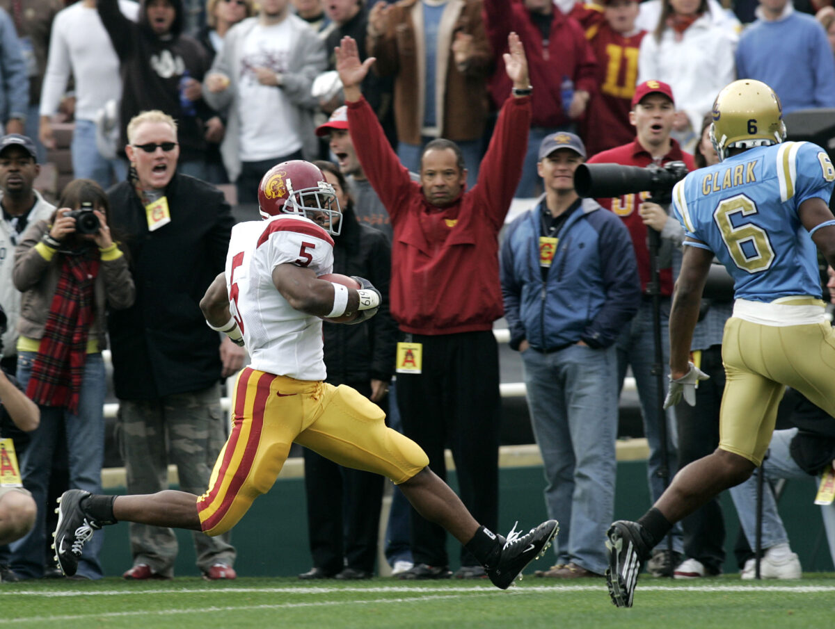 USC athletic director is ready to display Reggie Bush’s retired jersey in the Coliseum