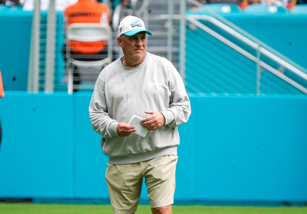 Eagles defensive coordinator tracker: Vic Fangio now the favorite after Dolphins departure