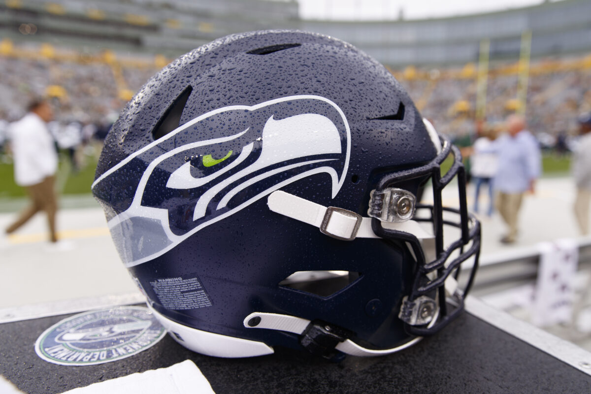 Panthers reportedly request interview with Seahawks’ Tracy Smith for STC job