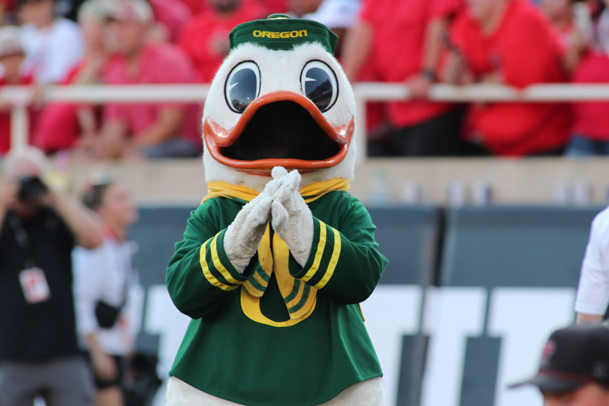 Pair of Ducks listed as top potential draft picks for 2025 NFL Draft