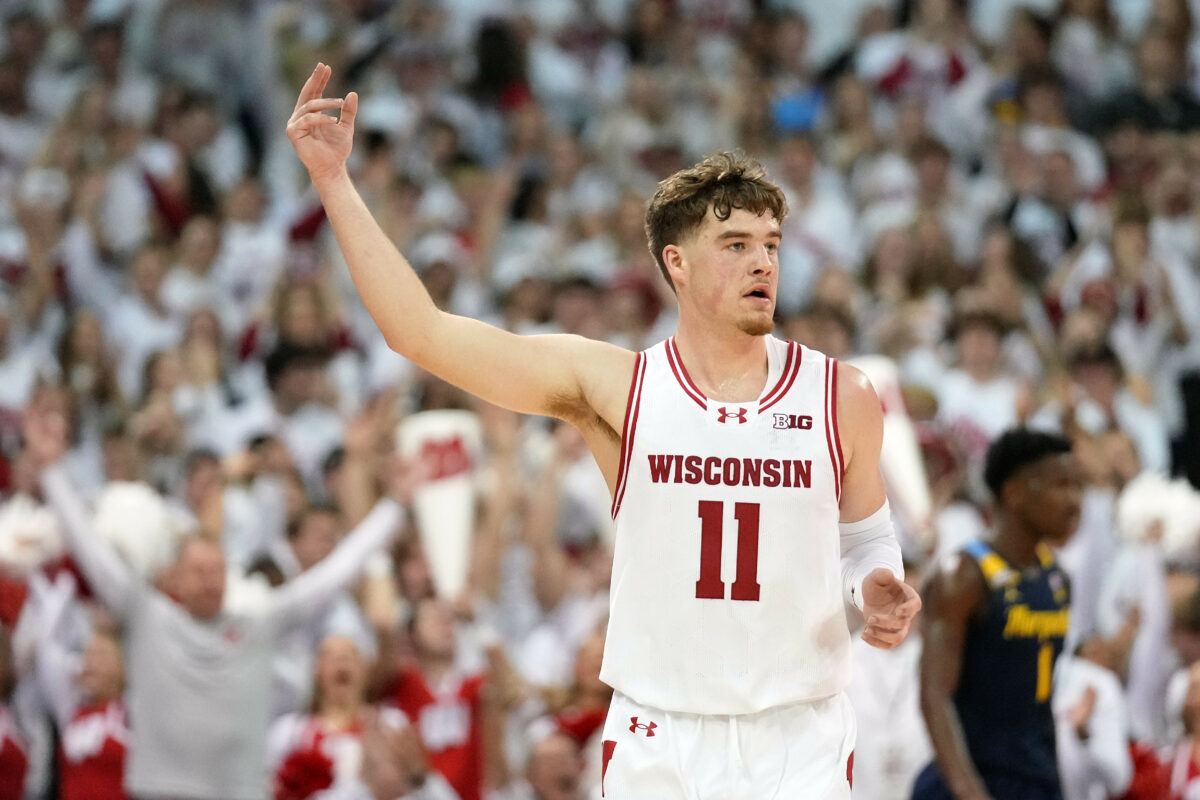 WATCH: Wisconsin’s Max Klesmit does his best Klay Thompson impression