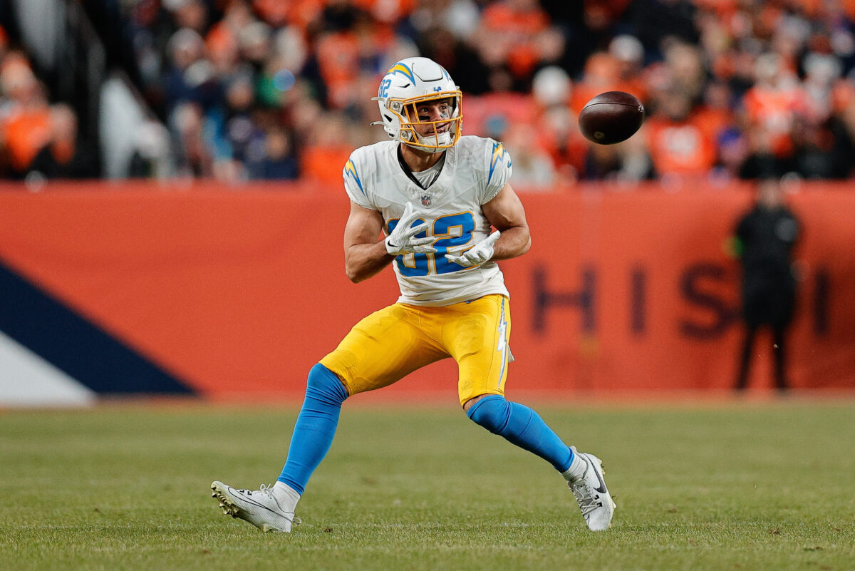 Chargers PFF grades: Best, worst performers in Week 17 loss to Broncos
