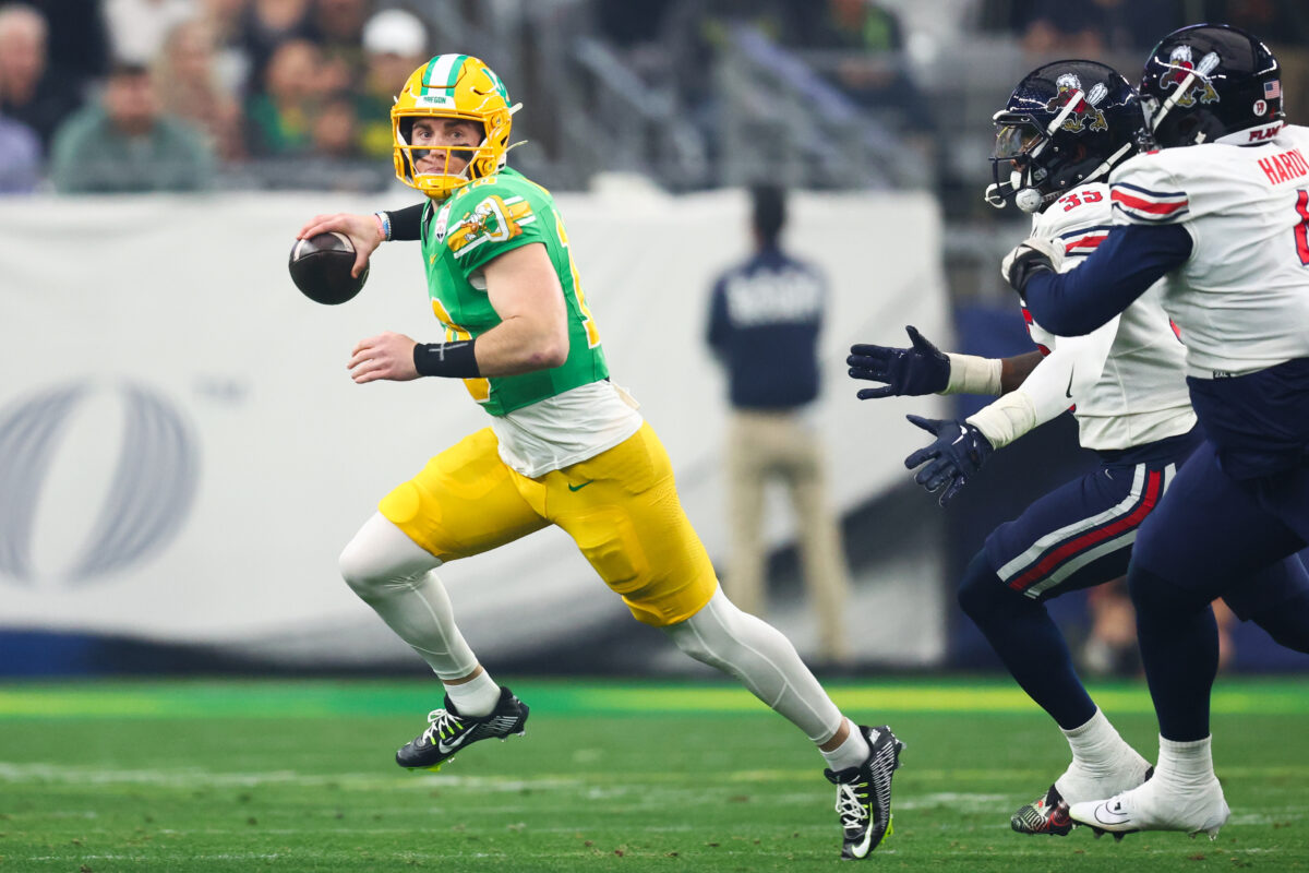 Player of the Game: Bo Nix ends his Oregon career with a record-breaking performance