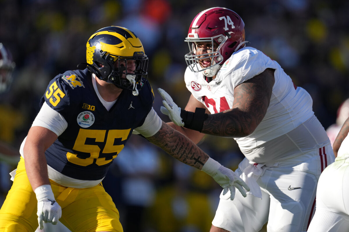 Alabama star freshman tackle to transfer with Iowa listed as a school to watch