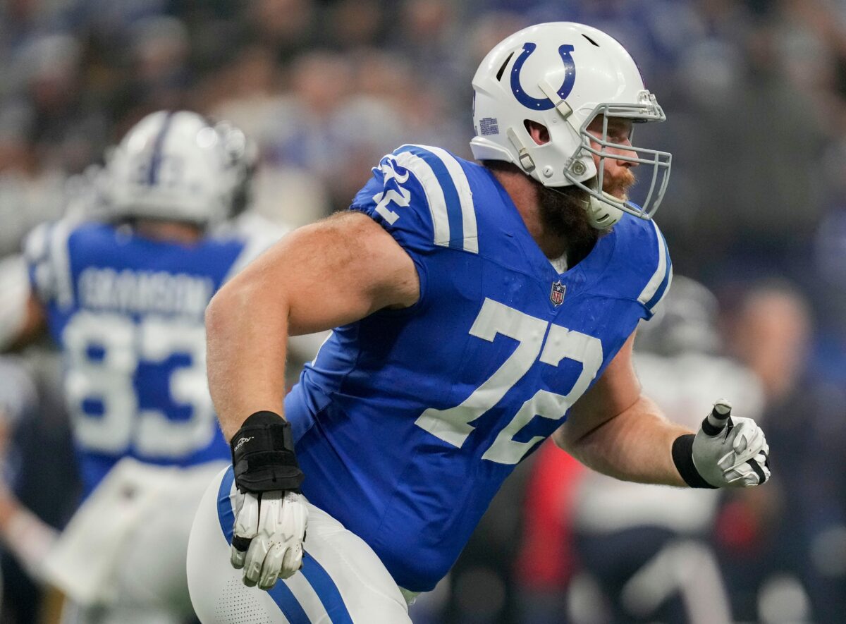 Colts’ Braden Smith ruled out with knee injury vs. Texans
