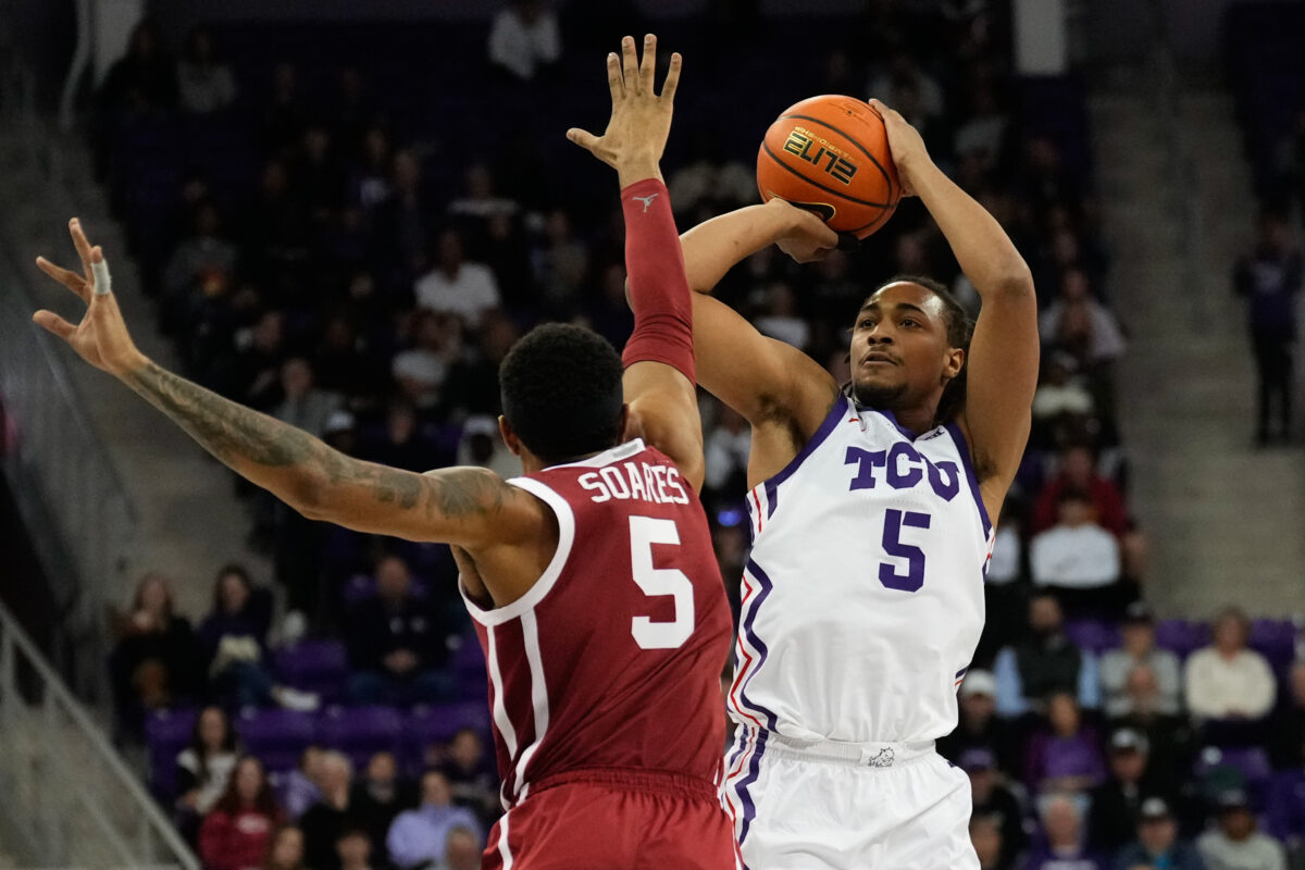 No. 9 Sooners fall on the road to TCU Horned Frogs 80-71