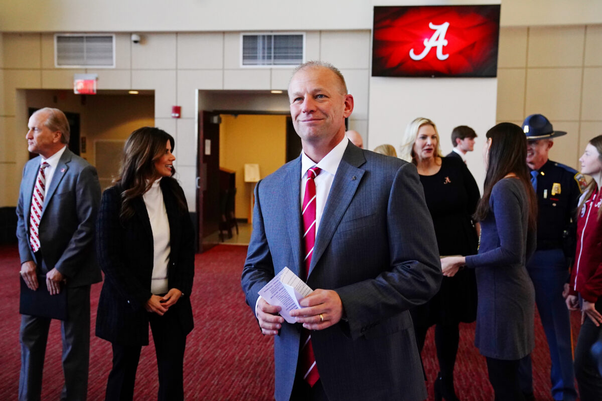LOOK: Alabama fans share thoughts on new HC Kalen DeBoer