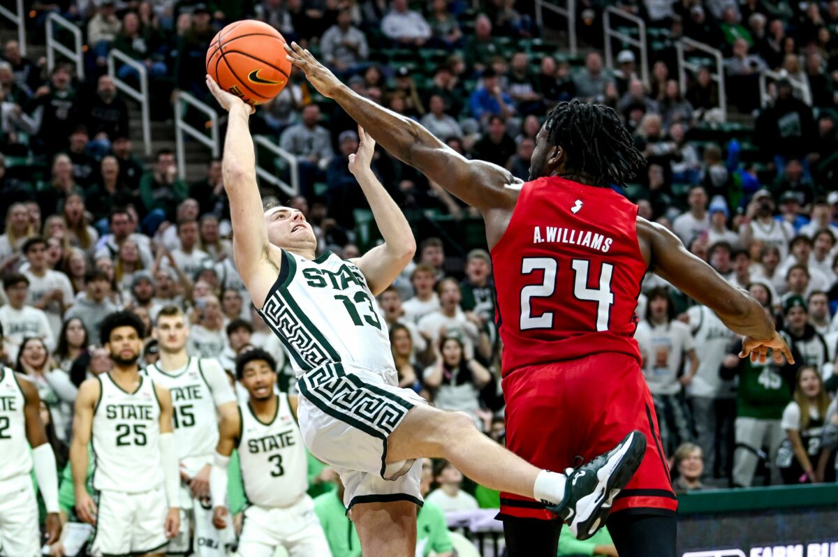Social media reacts to Steven Izzo’s first points with Michigan State basketball