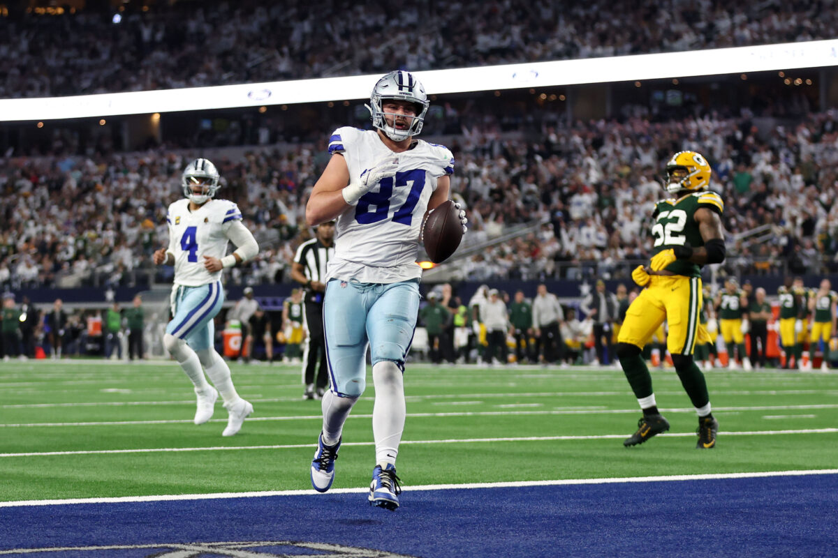 WATCH: Former Wisconsin tight end has a career day in Cowboys’ blowout loss