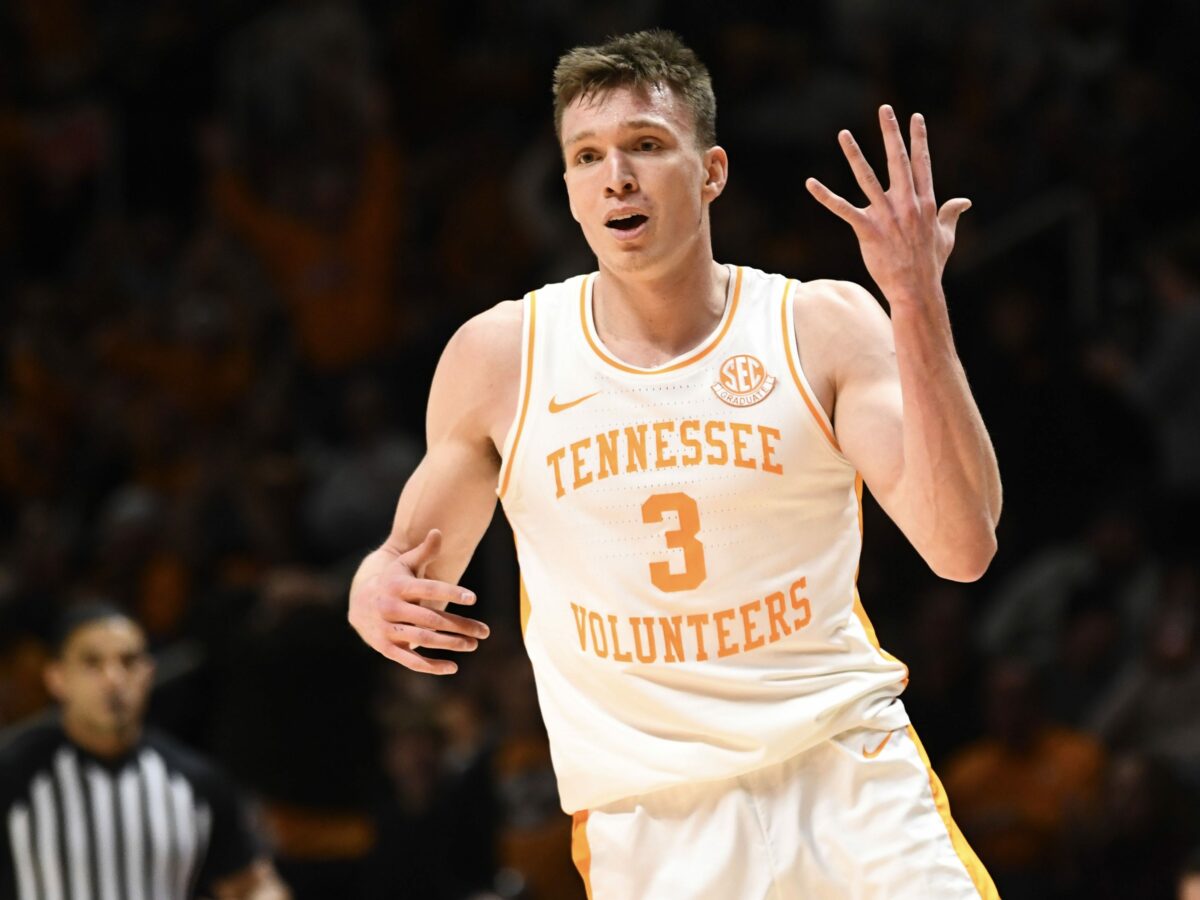 Tennessee wins big as red hot Dalton Knecht torches Florida