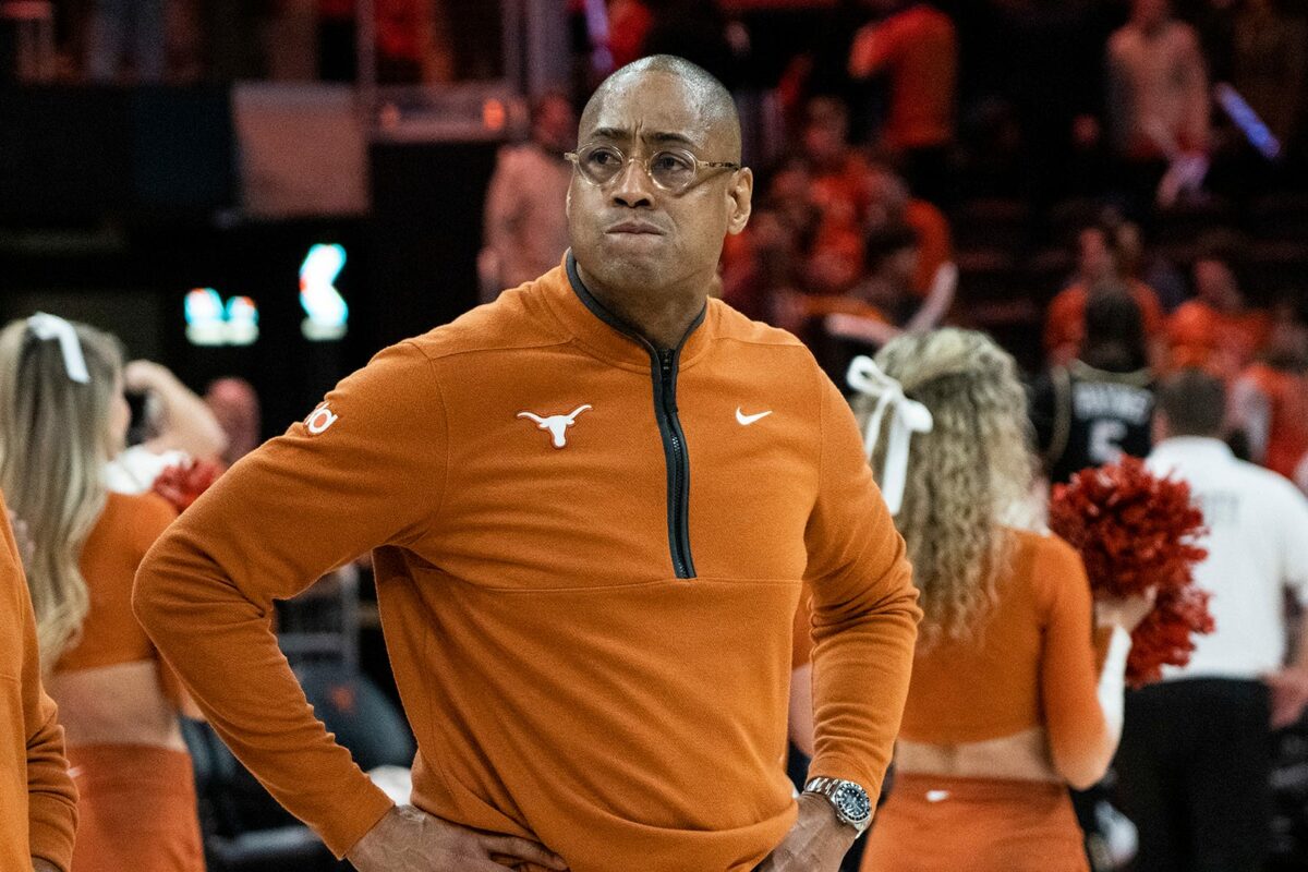 Texas basketball blows 12-point lead vs. UCF in new season low