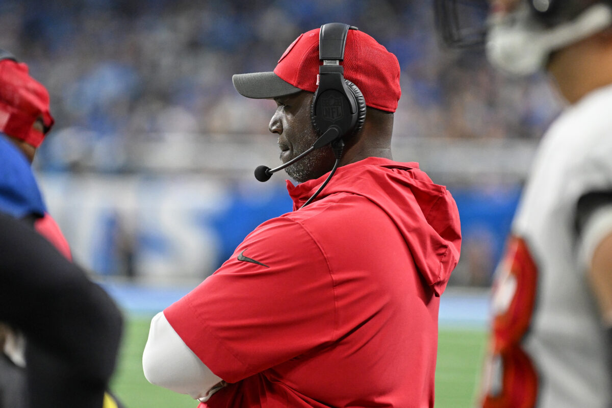 Social media reacts to HC Todd Bowles’ timeout blunder at end of Lions game