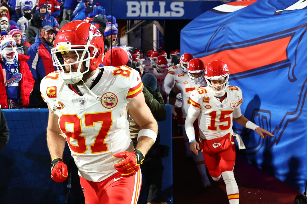 WATCH: Chiefs QB Patrick Mahomes finds Travis Kelce for touchdown vs. Bills