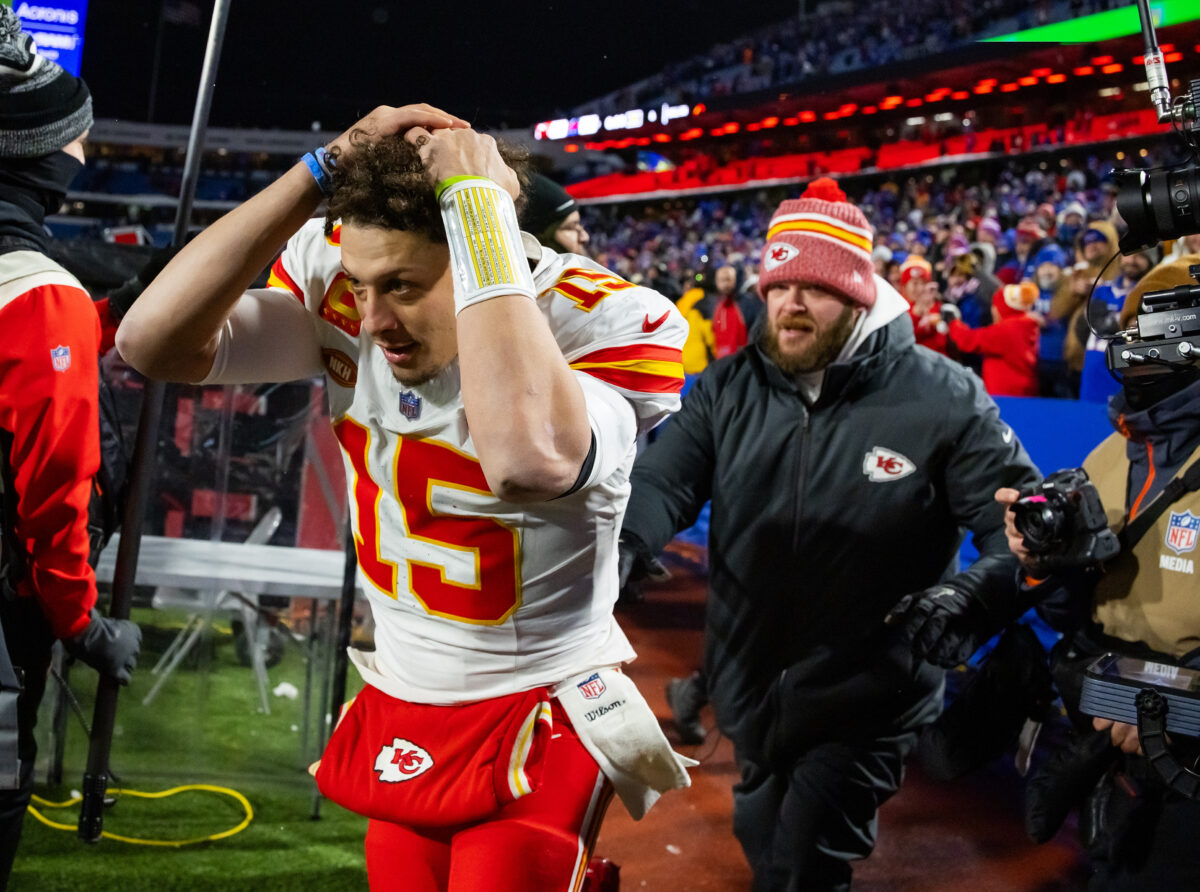 Chiefs complain about snowballs, lack of hot water after win vs. Bills