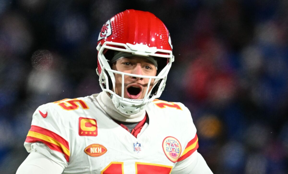 Patrick Mahomes had a petty response to Dion Dawkins’ mild trash talk after Chiefs bested Bills