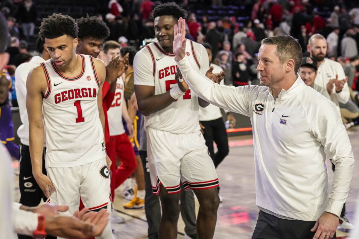 UGA basketball picks up crucial last-second home win over LSU