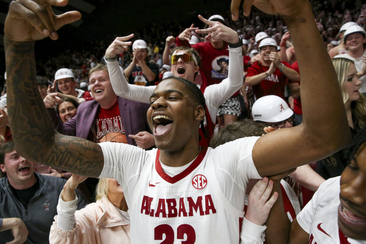 Alabama makes significant jump in latest USA Today Sports Coaches Poll
